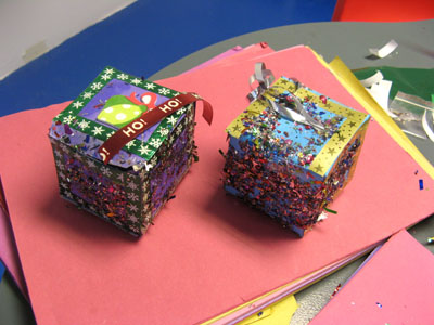 Some of the hand-made Xmas baubles made by the participants during my workshop!